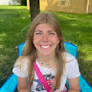 Meet your Posher, Chloe